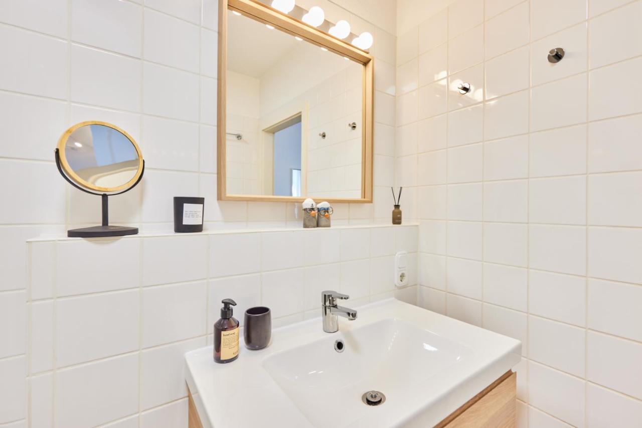 Studio3 Zentral Und Ruhig Mit Parkplatz, 5 Min Z Bali-T Und Gop, Boxspringbett Бад Ойнхаузен Екстериор снимка