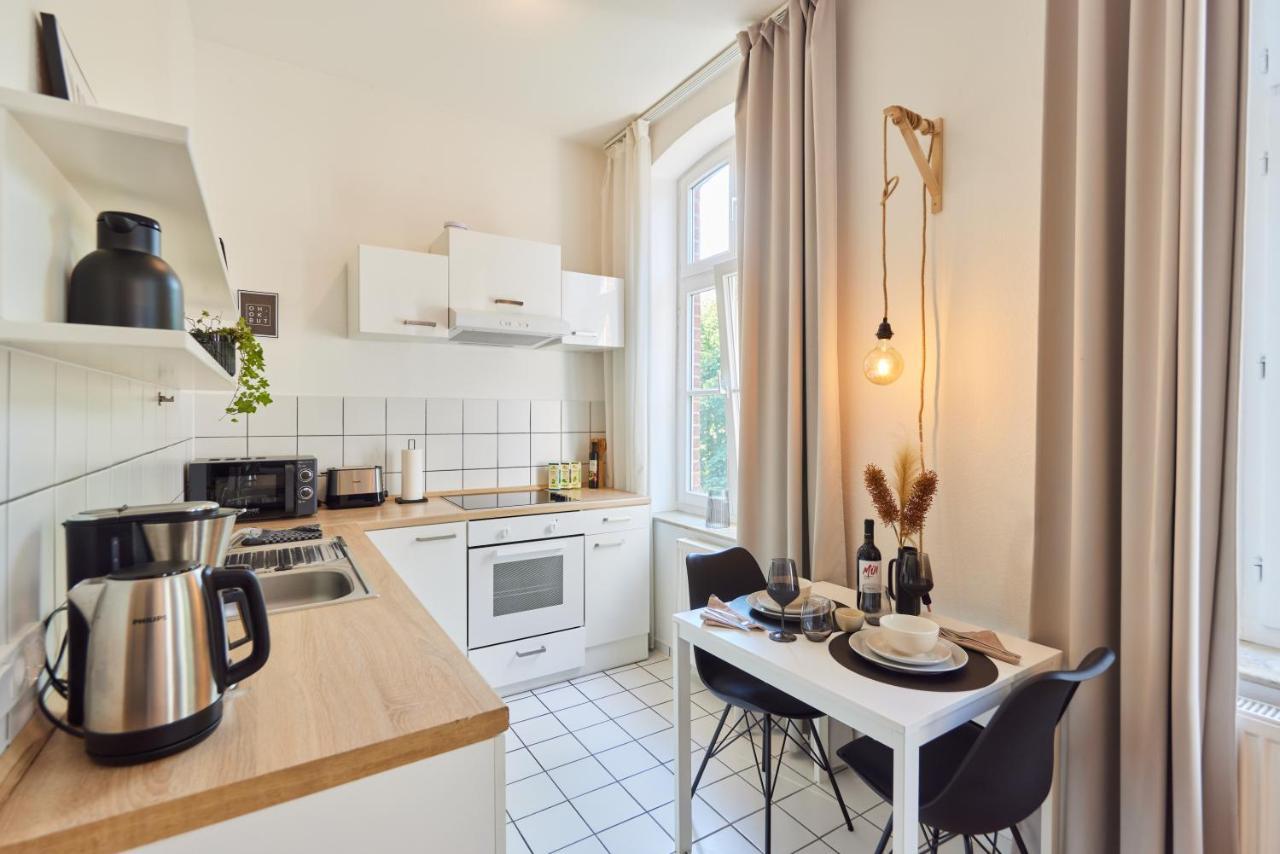 Studio3 Zentral Und Ruhig Mit Parkplatz, 5 Min Z Bali-T Und Gop, Boxspringbett Бад Ойнхаузен Екстериор снимка