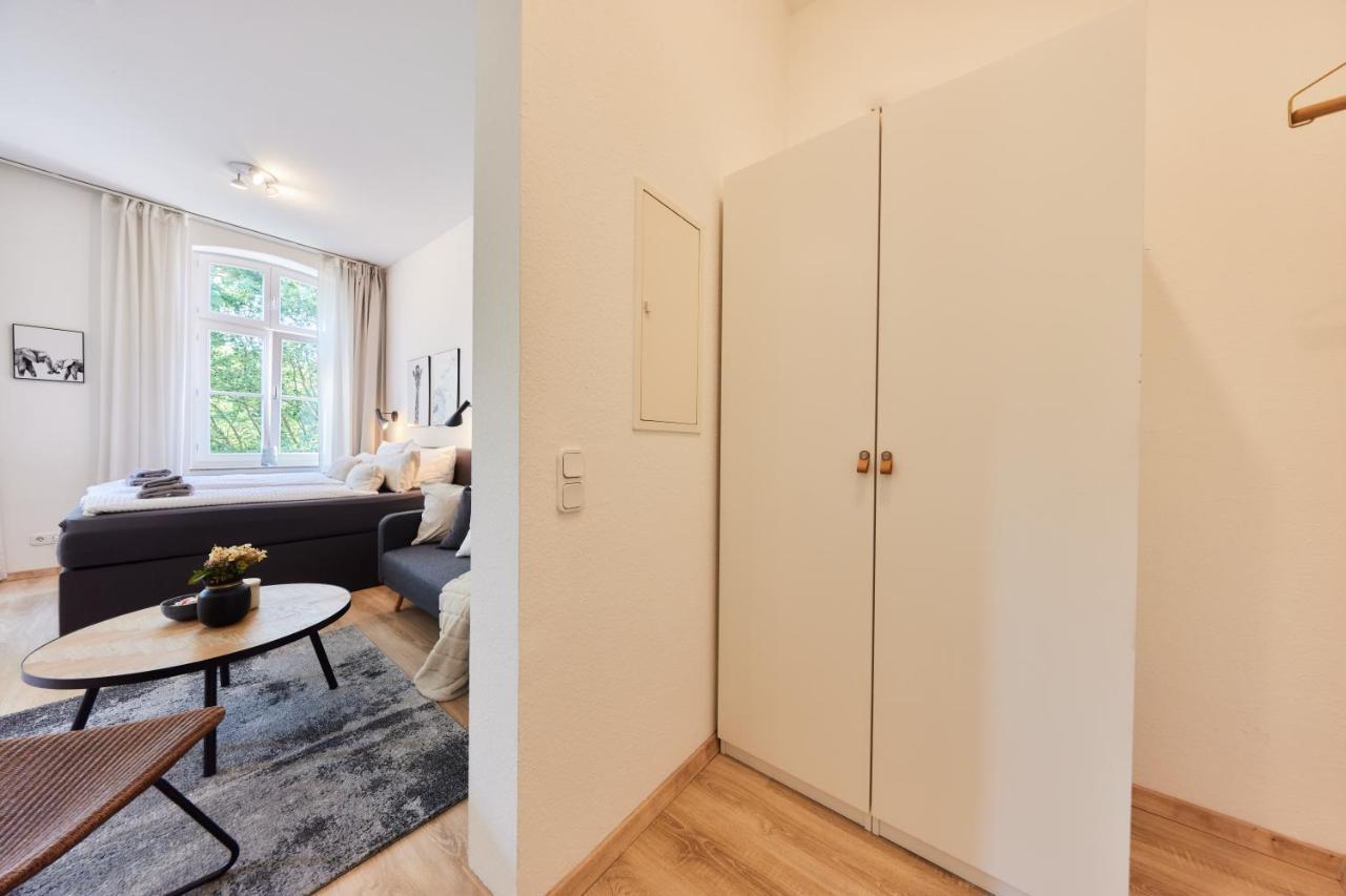 Studio3 Zentral Und Ruhig Mit Parkplatz, 5 Min Z Bali-T Und Gop, Boxspringbett Бад Ойнхаузен Екстериор снимка