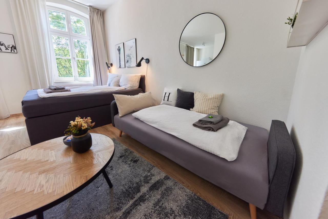Studio3 Zentral Und Ruhig Mit Parkplatz, 5 Min Z Bali-T Und Gop, Boxspringbett Бад Ойнхаузен Екстериор снимка
