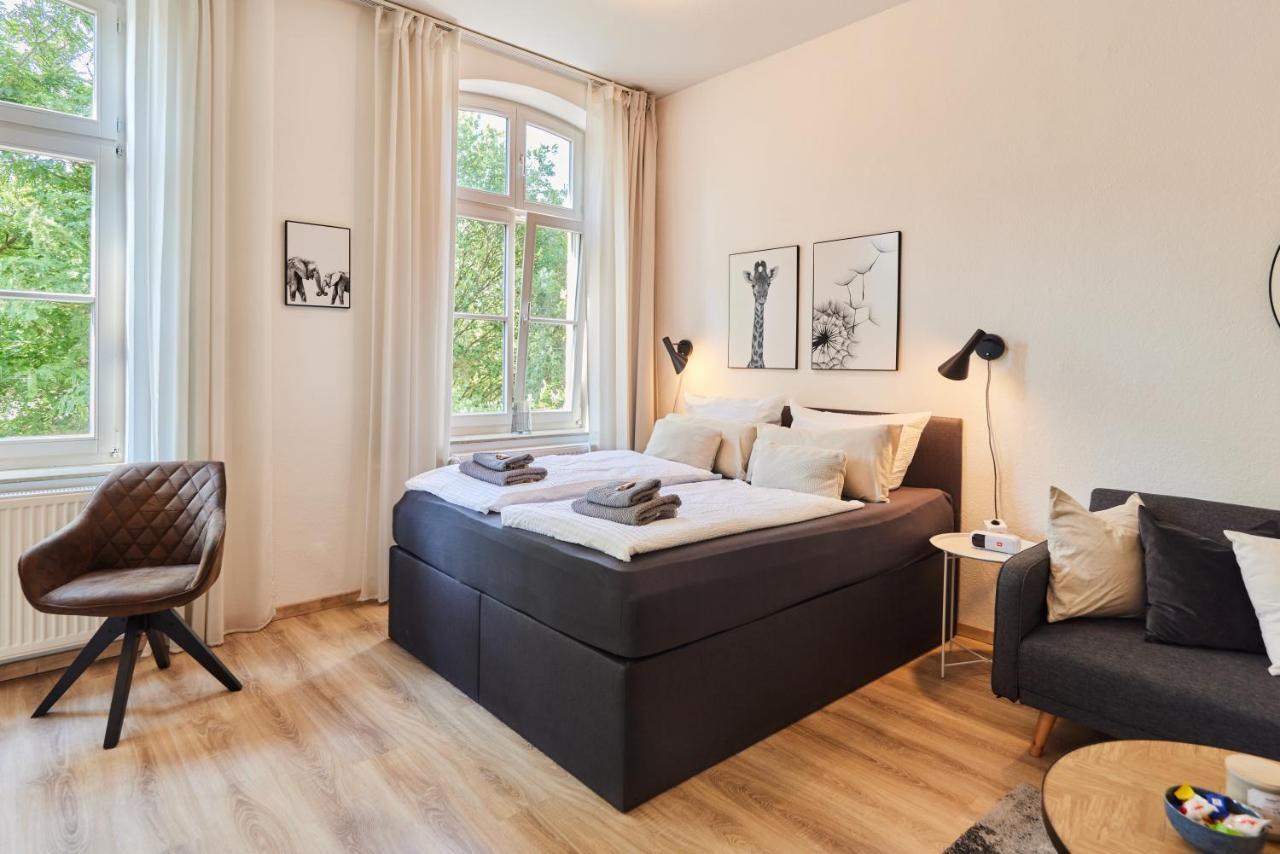 Studio3 Zentral Und Ruhig Mit Parkplatz, 5 Min Z Bali-T Und Gop, Boxspringbett Бад Ойнхаузен Екстериор снимка